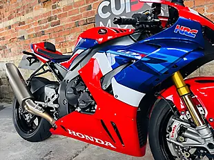 Used 2022 Honda CBR1000RR-R Fireblade Sp Sp Red - Interior and Exterior details 6