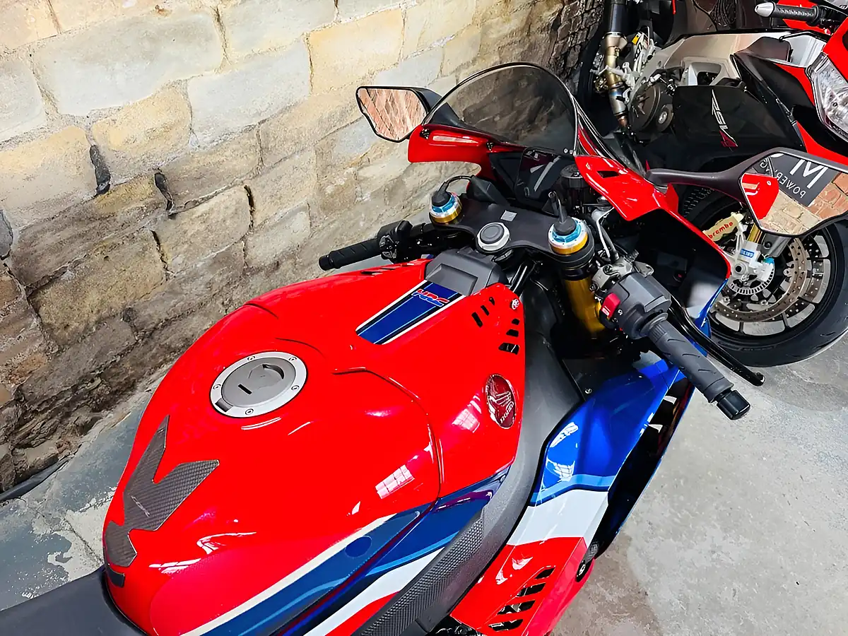 Used 2022 Honda CBR1000RR-R Fireblade Sp Sp Red - Interior and Exterior details 8