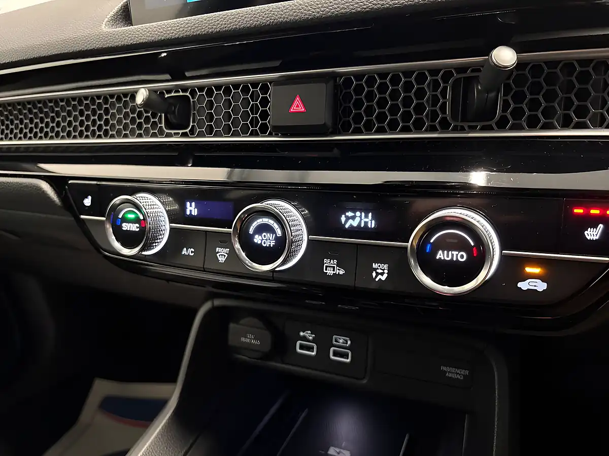 Used 2022 Honda Civic Sport White - Interior and Exterior details 13