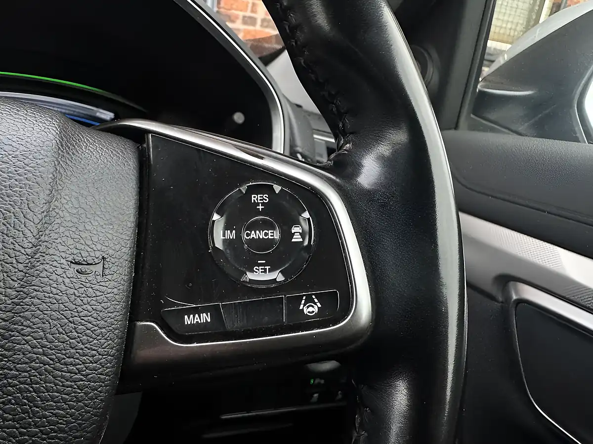 Used 2022 Honda Cr-V Se Silver - Interior and Exterior details 10