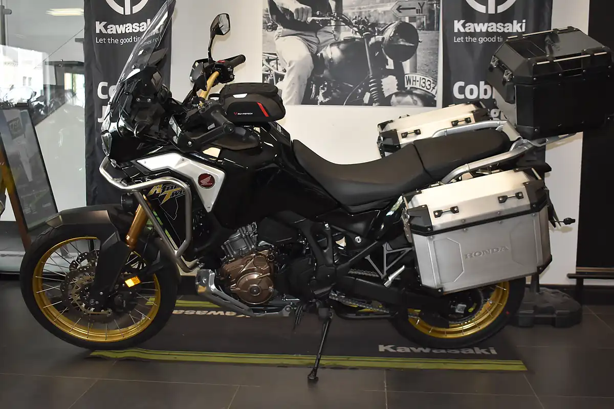 Used 2022 Honda CRF1100L Africa Twin Adventure Sports Es Black - Interior and Exterior details 11