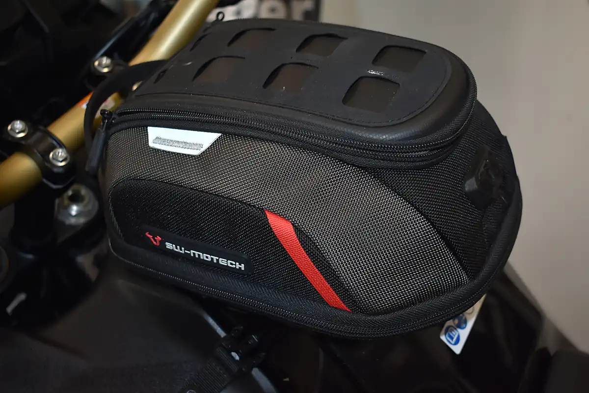 Used 2022 Honda CRF1100L Africa Twin Adventure Sports Es Black - Interior and Exterior details 13