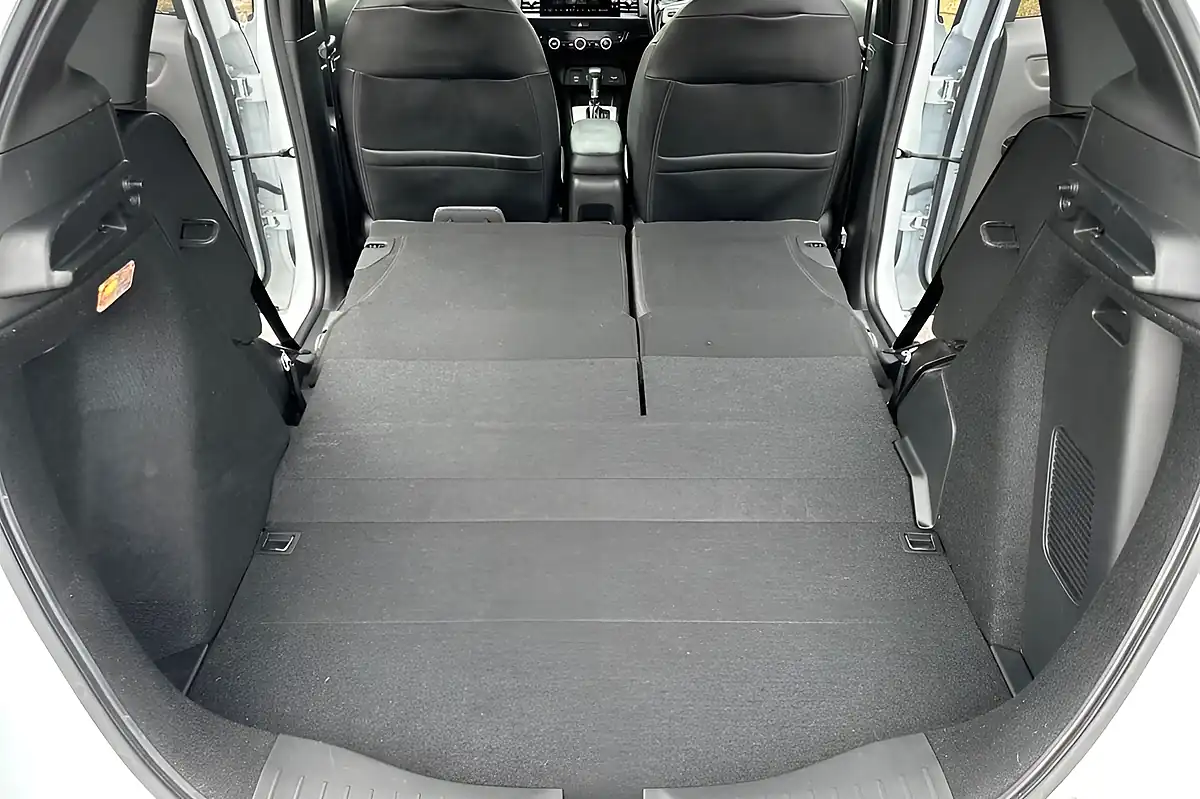 Used 2022 Honda Jazz Ex White - Interior and Exterior details 16