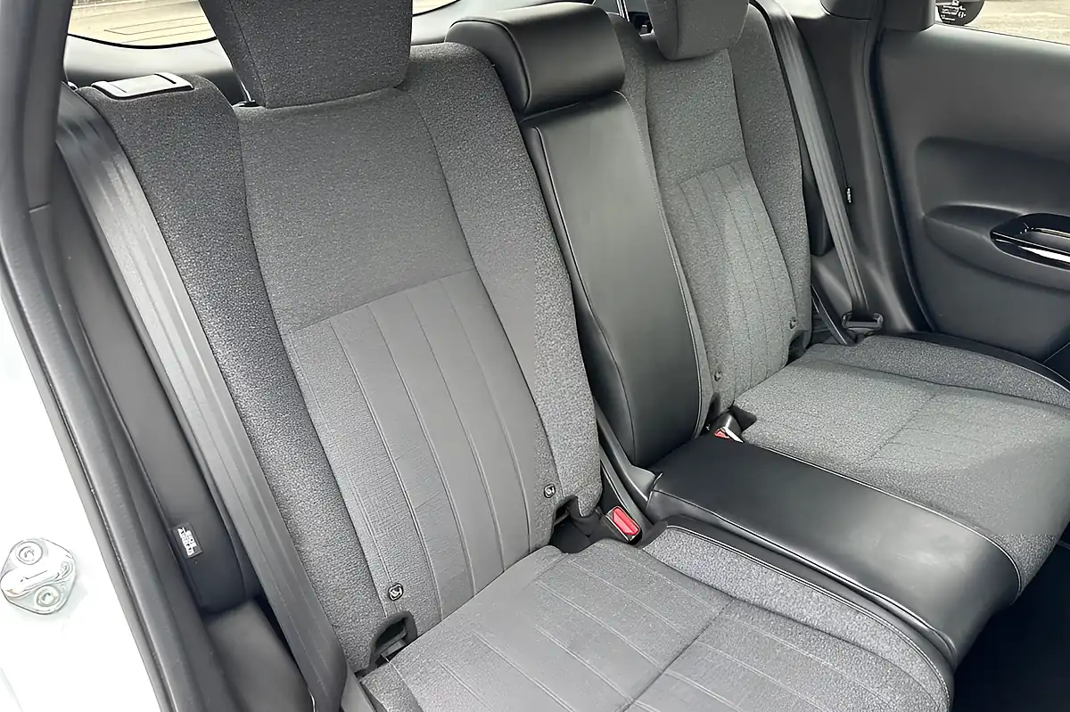 Used 2022 Honda Jazz Ex White - Interior and Exterior details 17