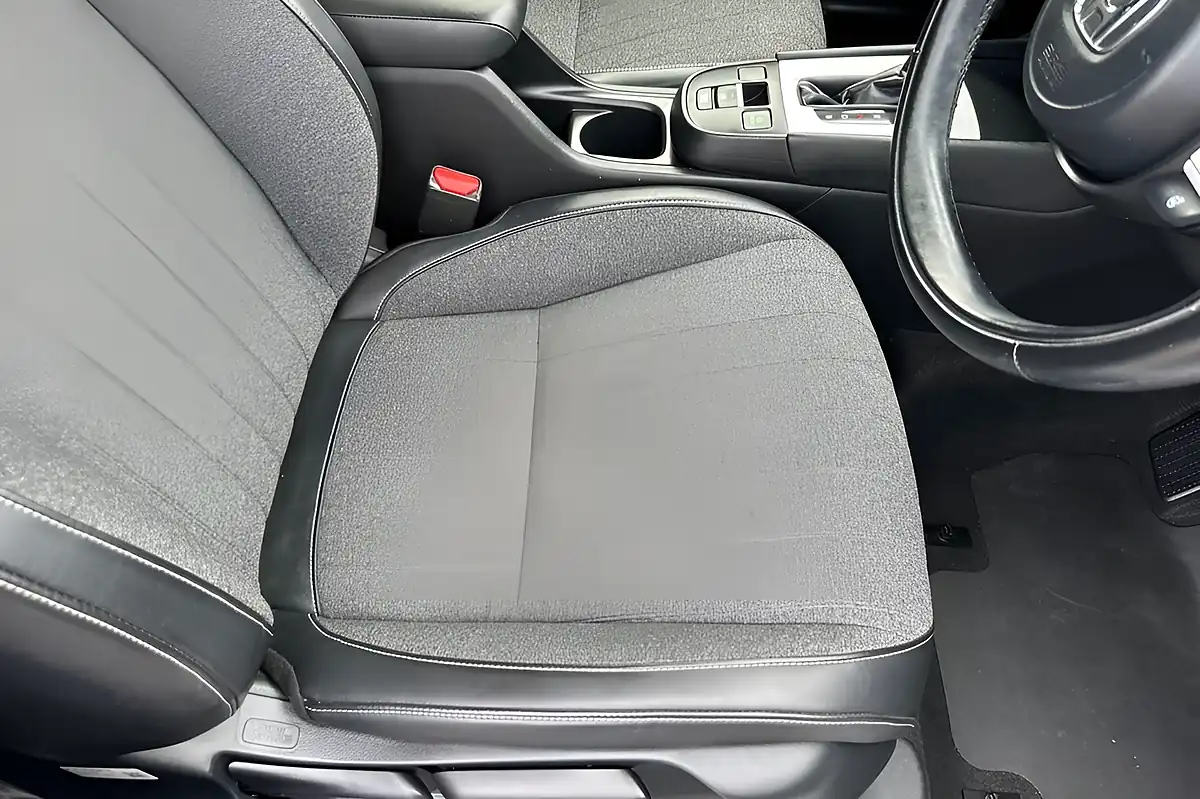Used 2022 Honda Jazz Ex White - Interior and Exterior details 18