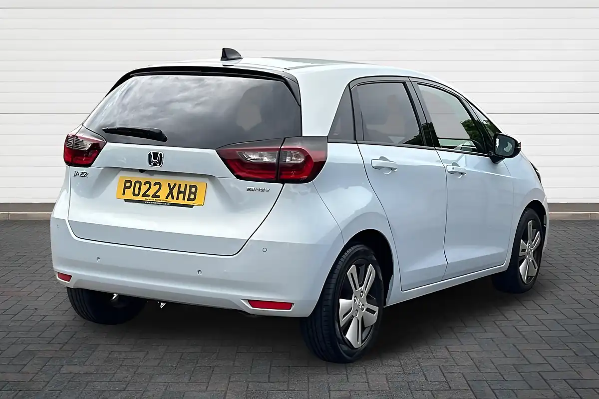 Used 2022 Honda Jazz Ex White - Interior and Exterior details 3