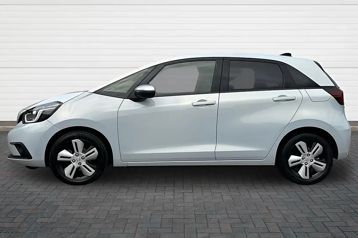 Used 2022 Honda Jazz Ex White - Interior and Exterior details 6