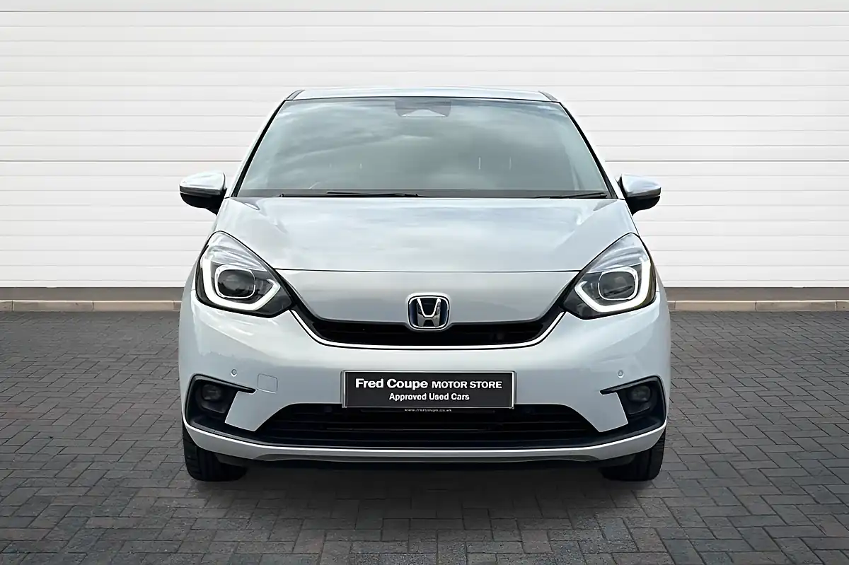 Used 2022 Honda Jazz Ex White - Interior and Exterior details 8