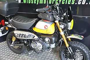 Used 2022 Honda Monkey Yellow - Interior and Exterior details 11