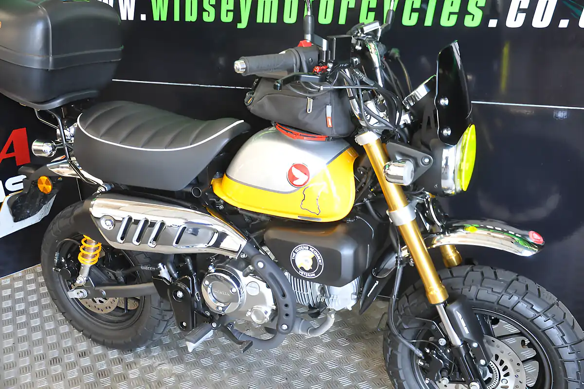 Used 2022 Honda Monkey Yellow - Interior and Exterior details 11