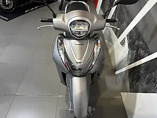 Used 2022 Honda SH125 Silver Metallic - Interior and Exterior details 10