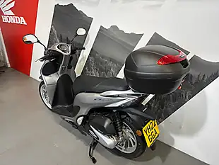 Used 2022 Honda SH125 Silver Metallic - Interior and Exterior details 5