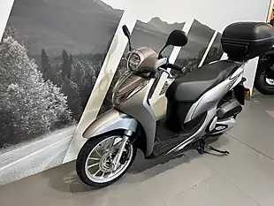 Used 2022 Honda SH125 Silver Metallic - Interior and Exterior details 6