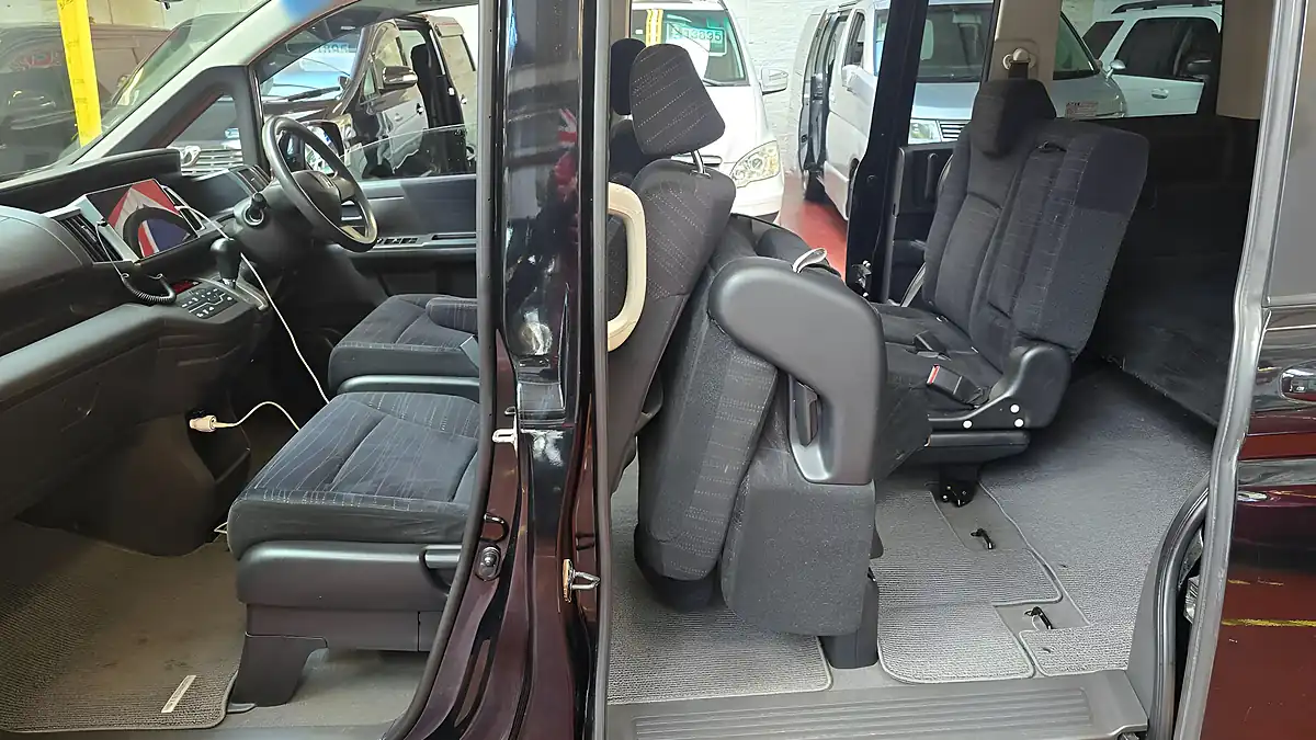 Used 2022 Honda Stepwagon Ulez Free 8 Seats Black - Interior and Exterior details 11