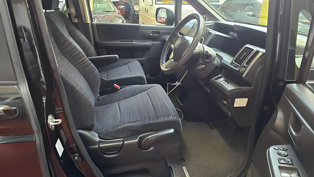 Used 2022 Honda Stepwagon Ulez Free 8 Seats Black - Interior and Exterior details 5
