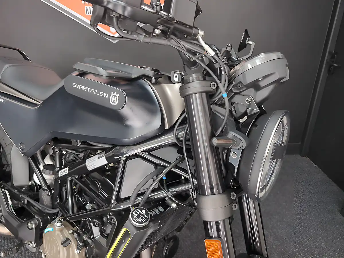 Used 2022 Husqvarna Svartpilen - Interior and Exterior details 8