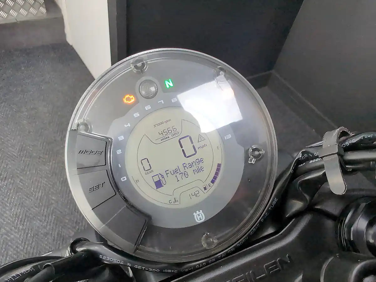 Used 2022 Husqvarna Svartpilen - Interior and Exterior details 9