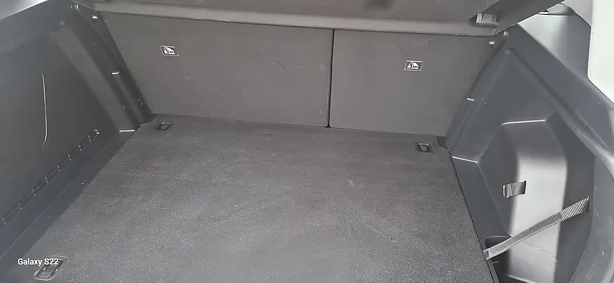 Used 2022 Hyundai Bayon Se Connect Blue - Interior and Exterior details 16