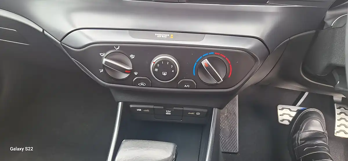 Used 2022 Hyundai Bayon Se Connect Blue - Interior and Exterior details 9
