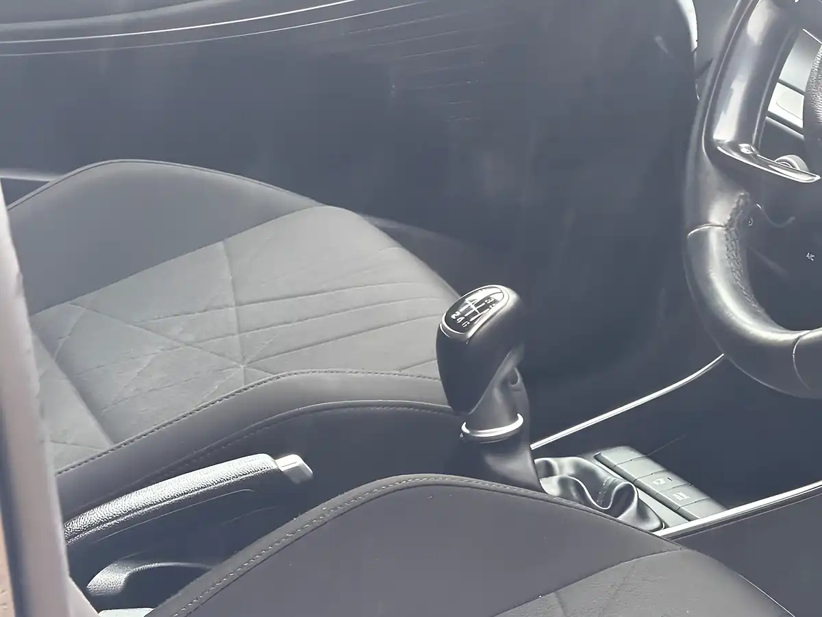 Used 2022 Hyundai Bayon Se Connect Grey - Interior and Exterior details 12