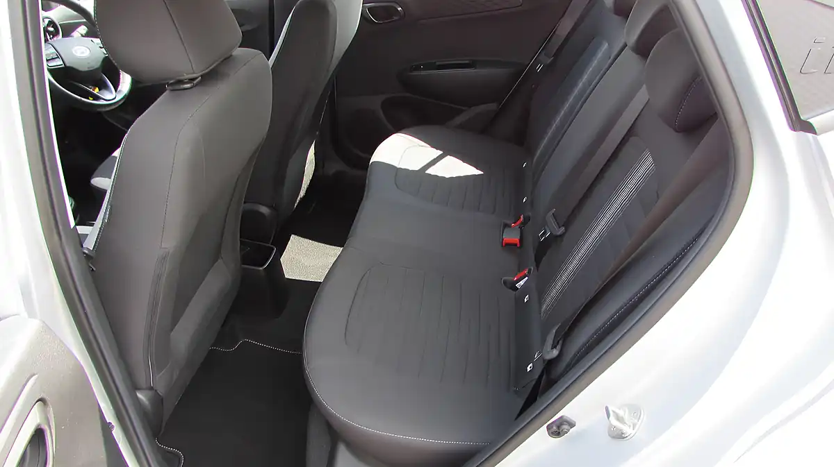 Used 2022 Hyundai I10 Se Connect Silver - Interior and Exterior details 10