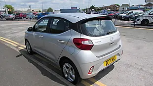 Used 2022 Hyundai I10 Se Connect Silver - Interior and Exterior details 5