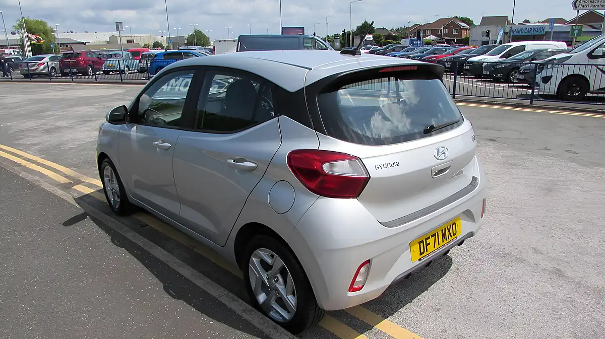 Used 2022 Hyundai I10 Se Connect Silver - Interior and Exterior details 5