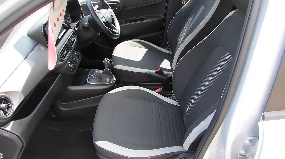 Used 2022 Hyundai I10 Se Connect Silver - Interior and Exterior details 9