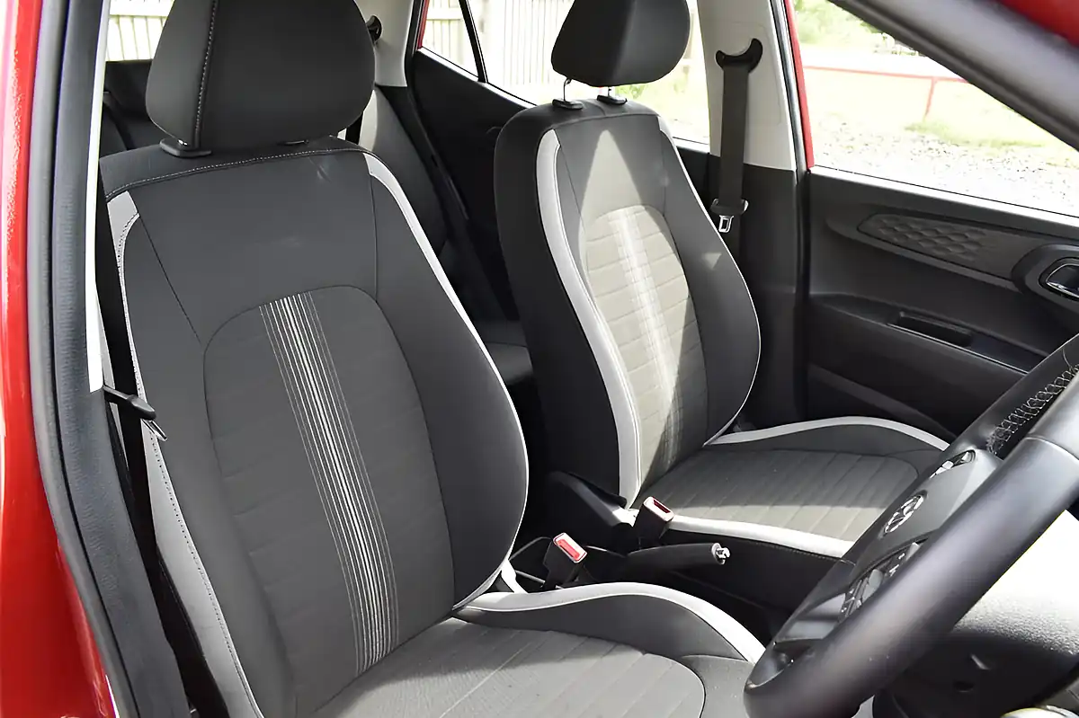 Used 2022 Hyundai I10 Se Dragon Red - Interior and Exterior details 10