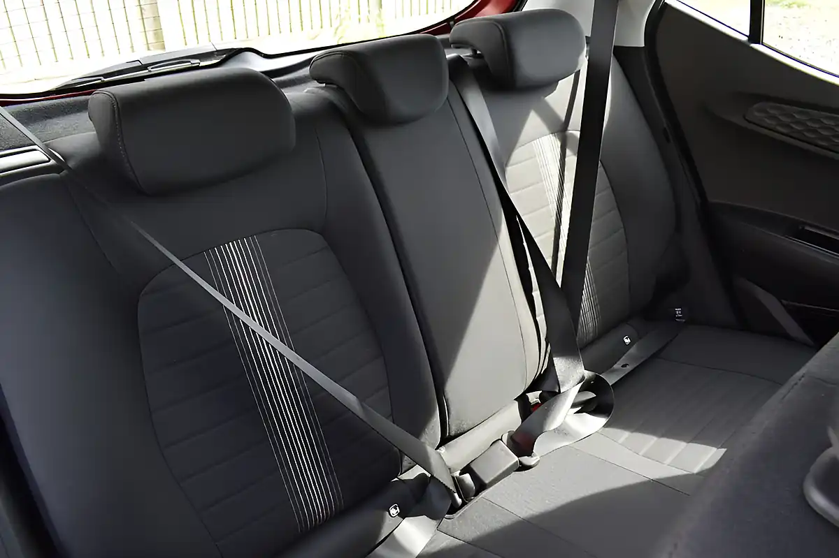 Used 2022 Hyundai I10 Se Dragon Red - Interior and Exterior details 12