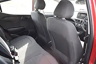 Used 2022 Hyundai I10 Se Dragon Red - Interior and Exterior details 13