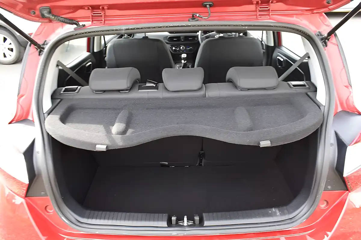 Used 2022 Hyundai I10 Se Dragon Red - Interior and Exterior details 15