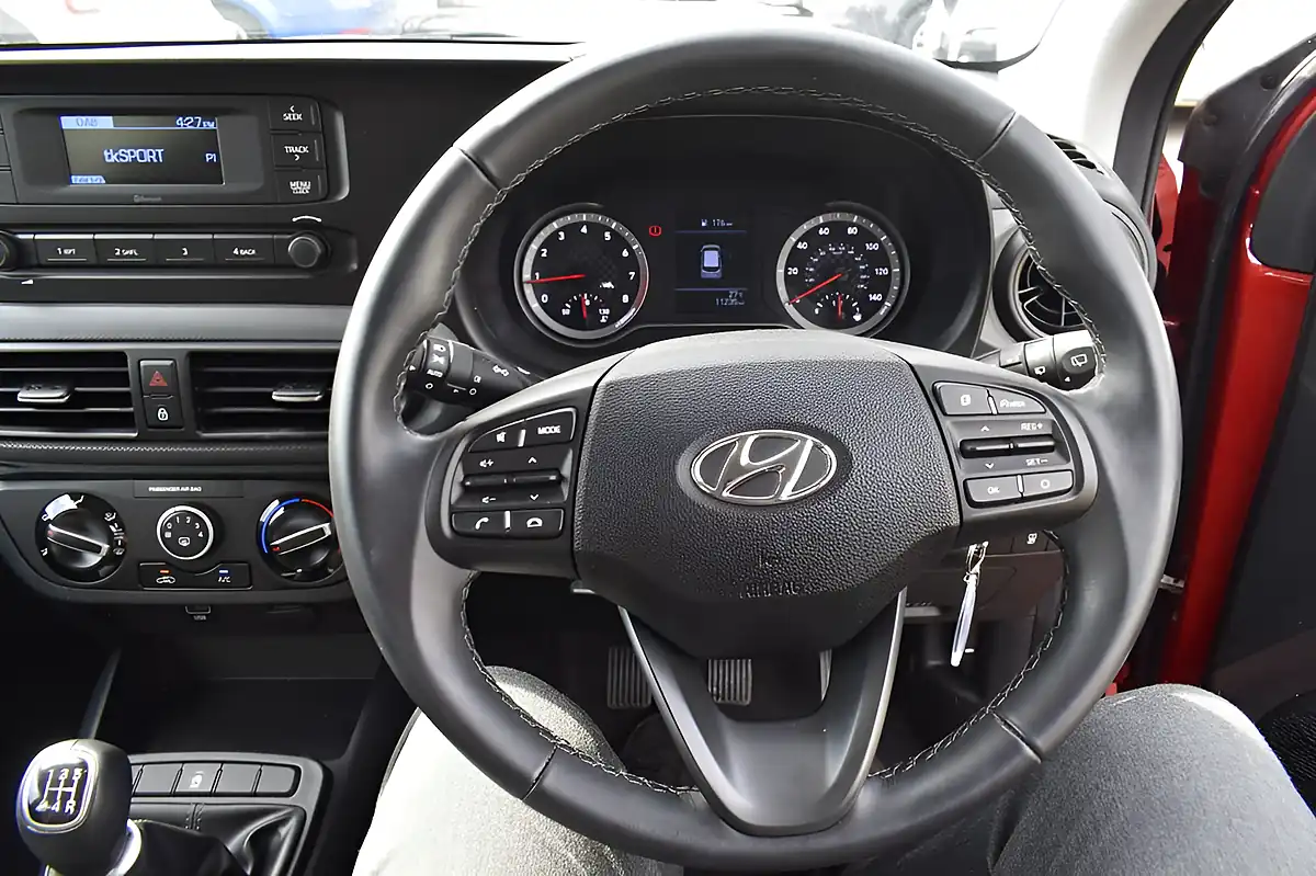 Used 2022 Hyundai I10 Se Dragon Red - Interior and Exterior details 16