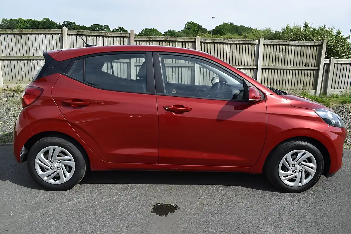 Used 2022 Hyundai I10 Se Dragon Red - Interior and Exterior details 17