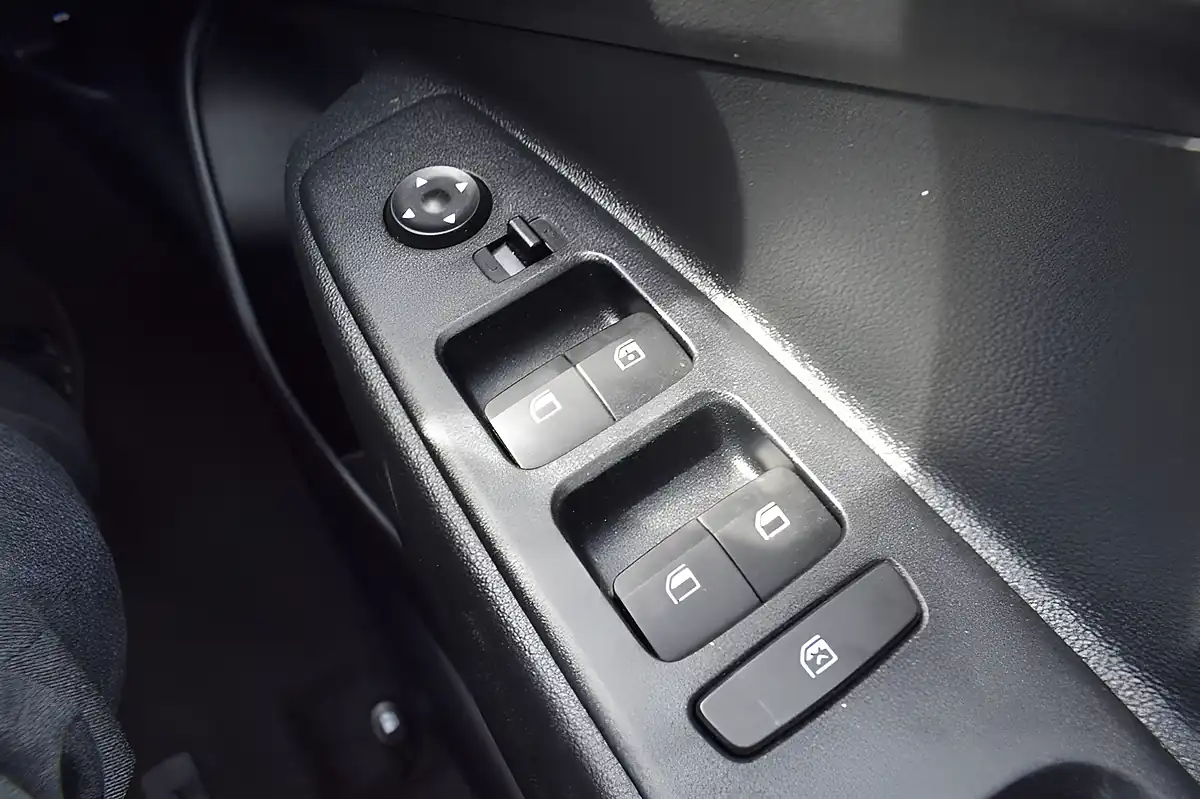 Used 2022 Hyundai I10 Se Dragon Red - Interior and Exterior details 18