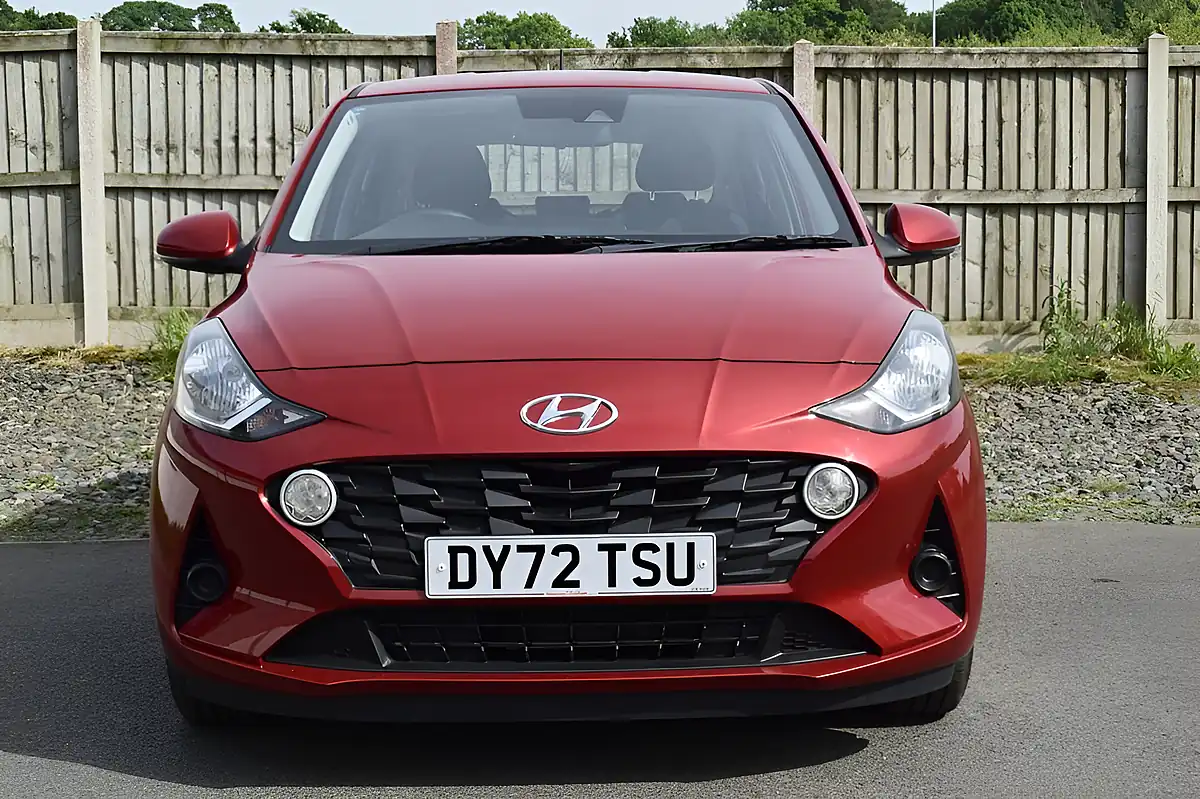 Used 2022 Hyundai I10 Se Dragon Red - Interior and Exterior details 2