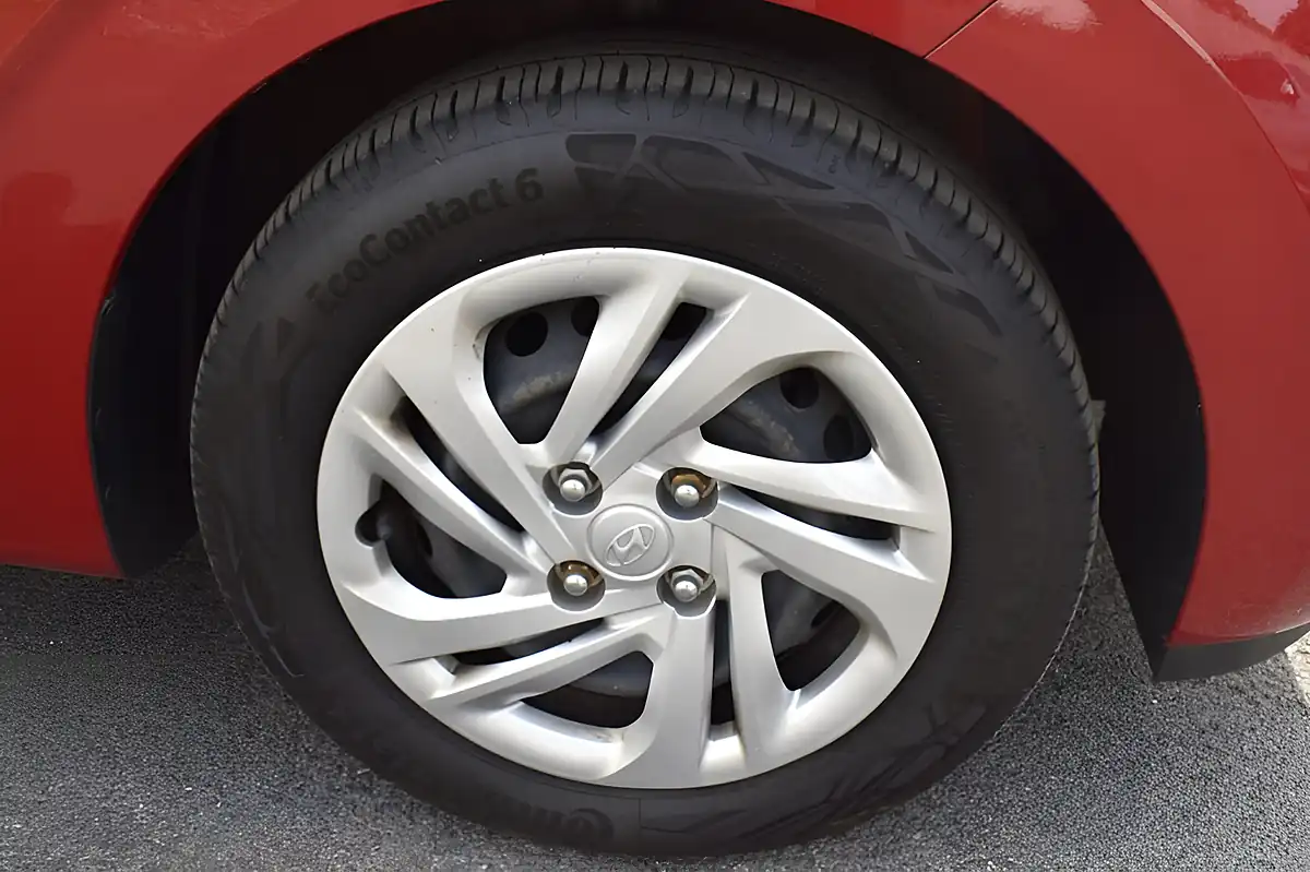 Used 2022 Hyundai I10 Se Dragon Red - Interior and Exterior details 4