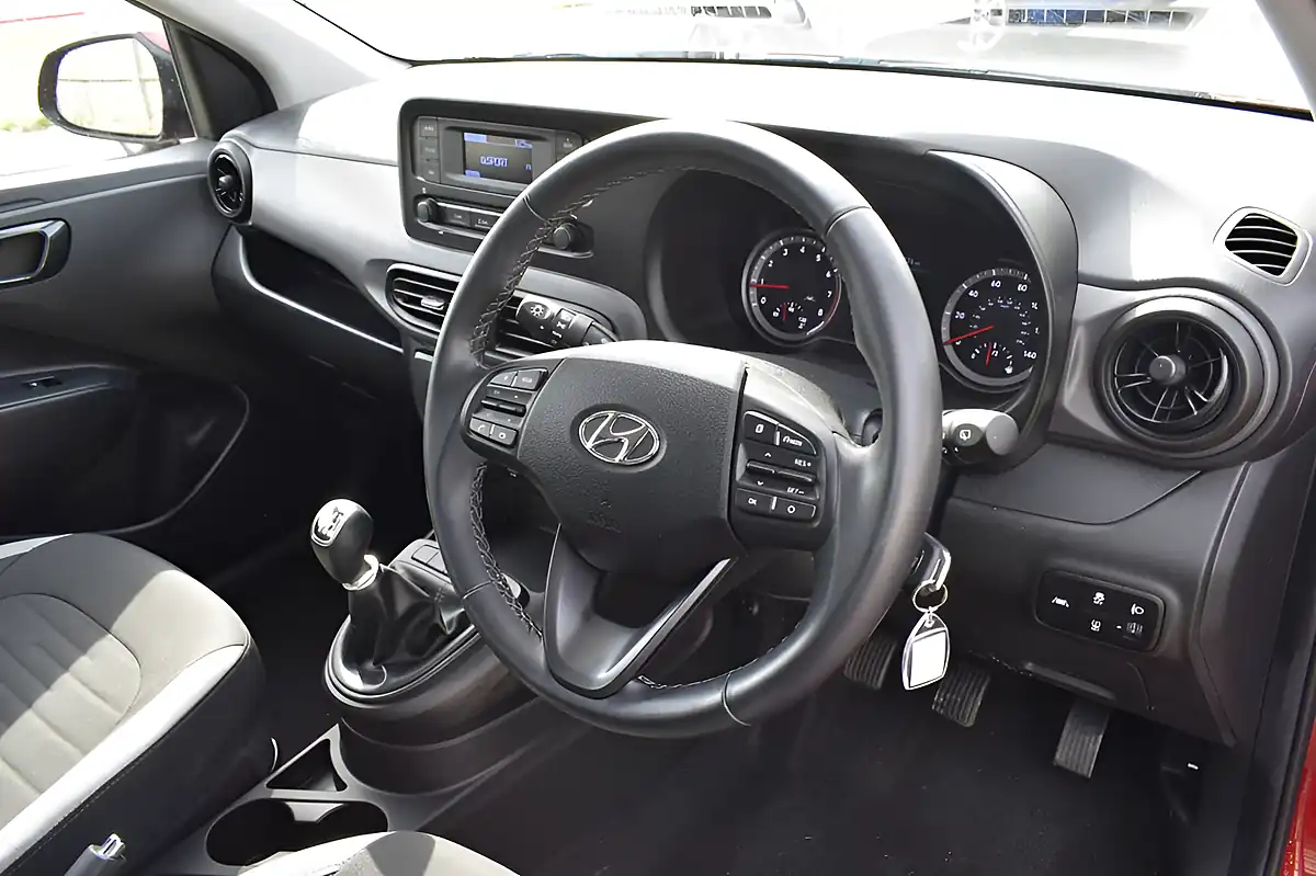 Used 2022 Hyundai I10 Se Dragon Red - Interior and Exterior details 9