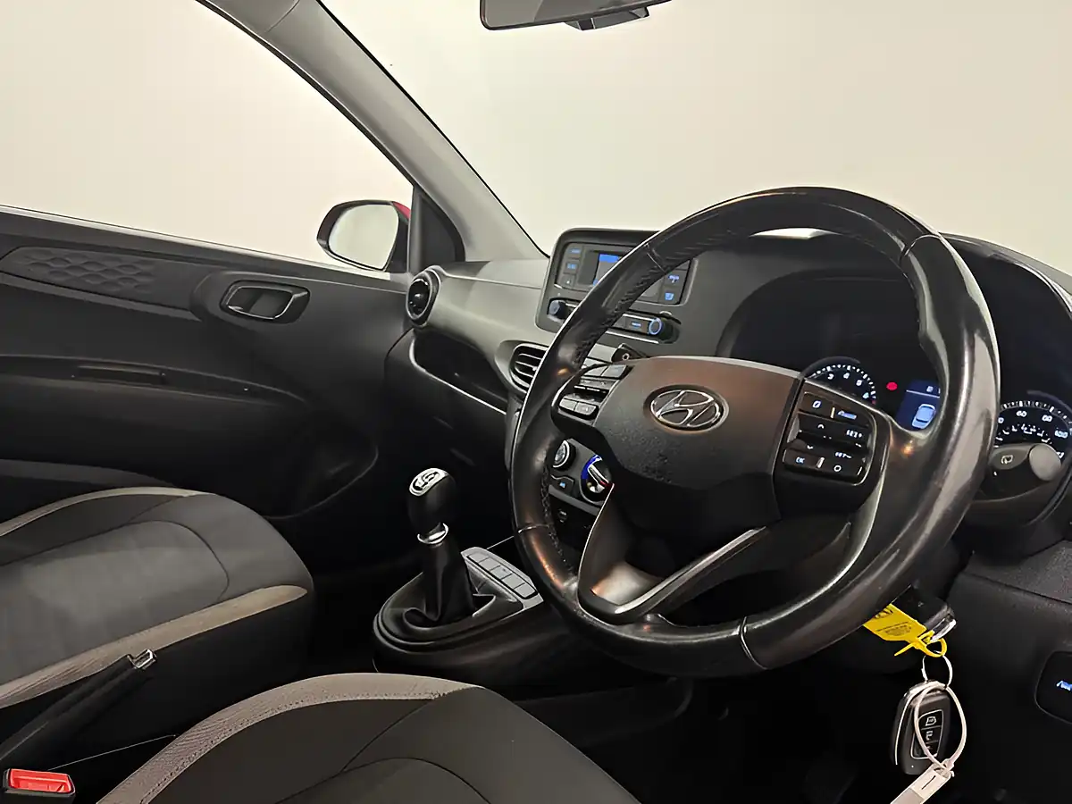 Used 2022 Hyundai i10 Se Dragon Red - Interior and Exterior details 11
