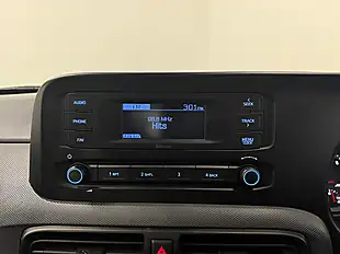 Used 2022 Hyundai i10 Se Dragon Red - Interior and Exterior details 15