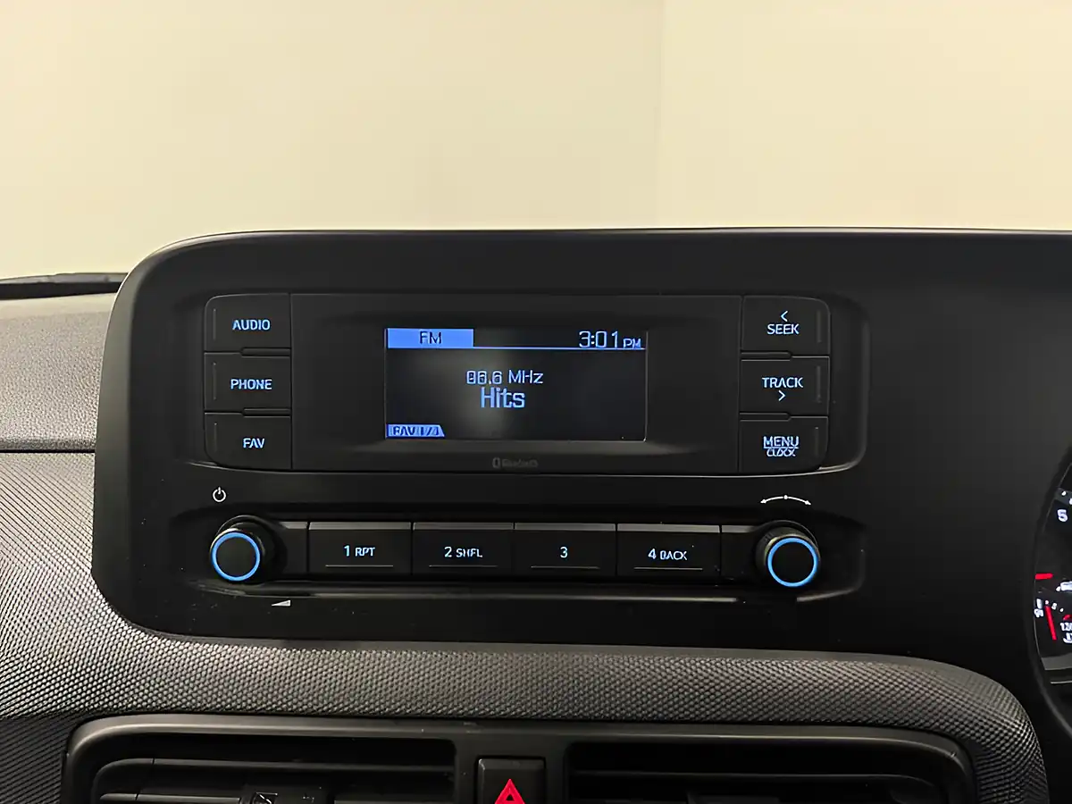 Used 2022 Hyundai i10 Se Dragon Red - Interior and Exterior details 15