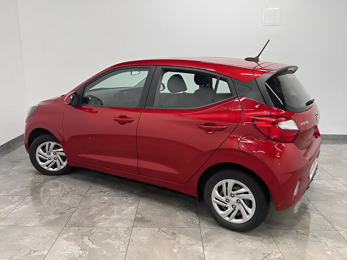Used 2022 Hyundai i10 Se Dragon Red - Interior and Exterior details 6
