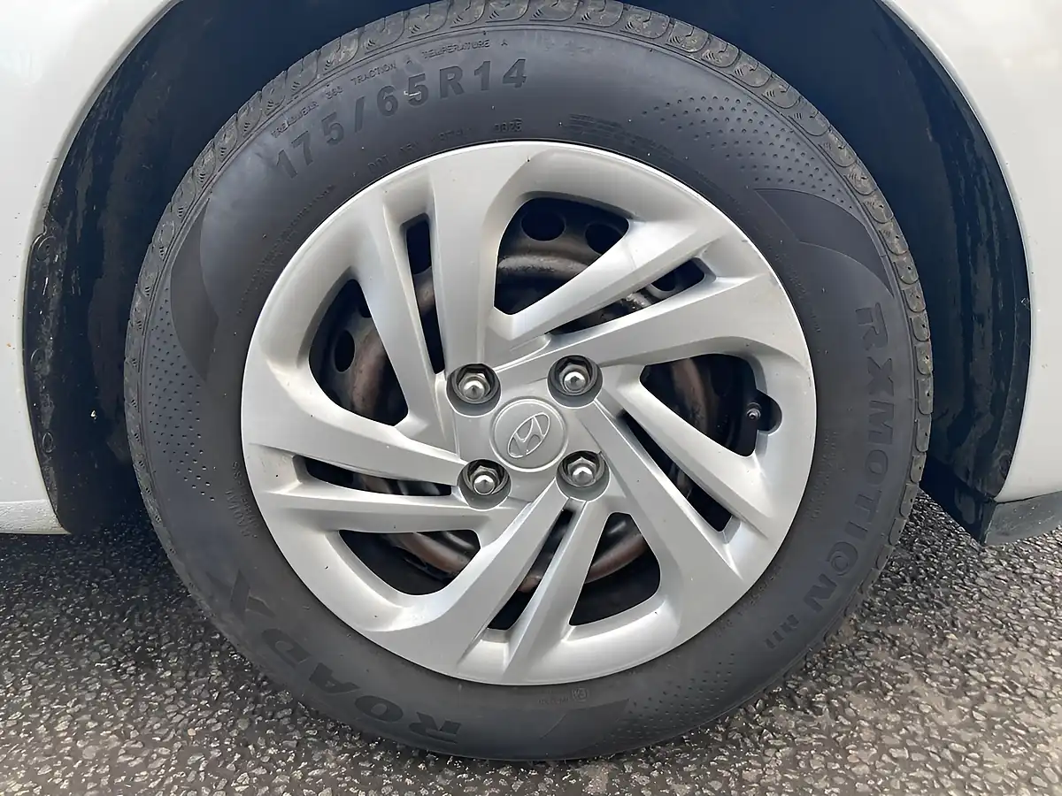 Used 2022 Hyundai I10 Se Grey - Interior and Exterior details 10