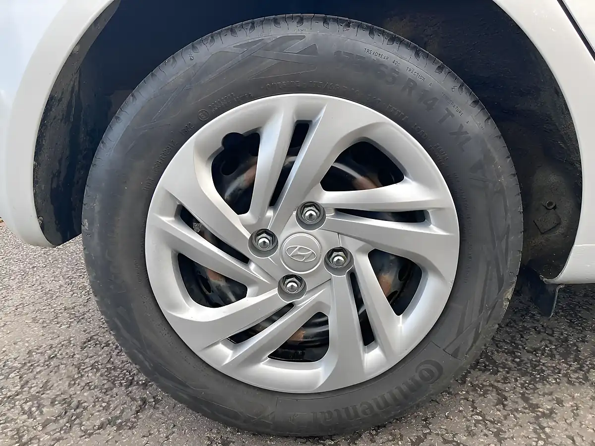 Used 2022 Hyundai I10 Se Grey - Interior and Exterior details 9