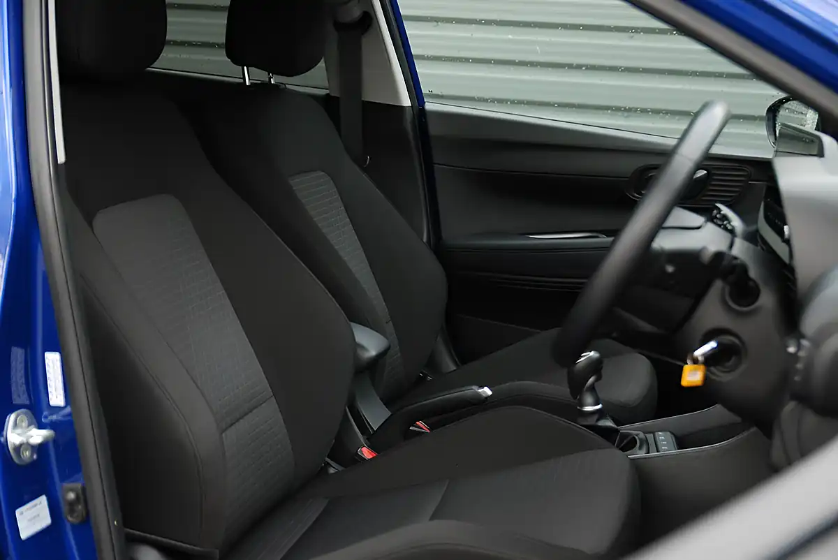 Used 2022 Hyundai i20 Premium Blue - Interior and Exterior details 6