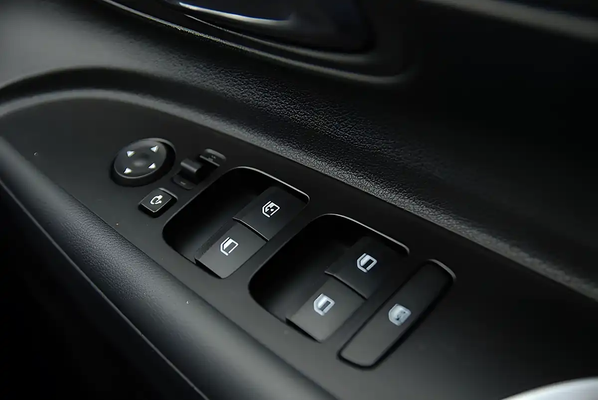 Used 2022 Hyundai i20 Premium Blue - Interior and Exterior details 8