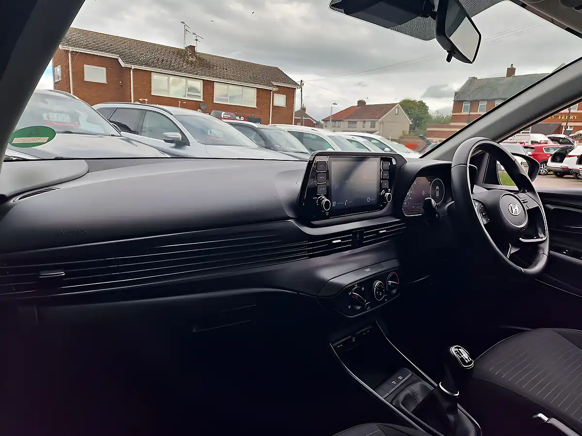 Used 2022 Hyundai i20 Se Connect Aurora Grey - Interior and Exterior details 14