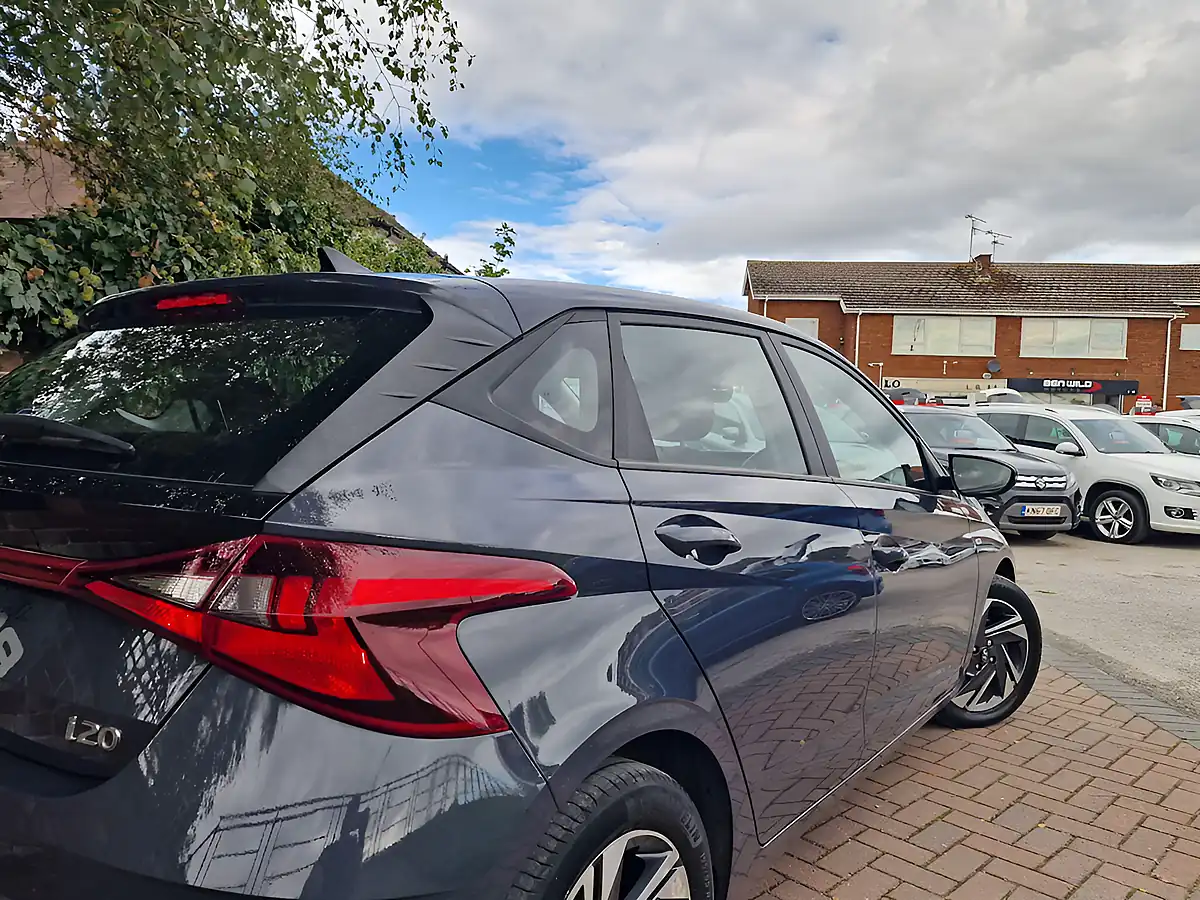Used 2022 Hyundai i20 Se Connect Aurora Grey - Interior and Exterior details 18
