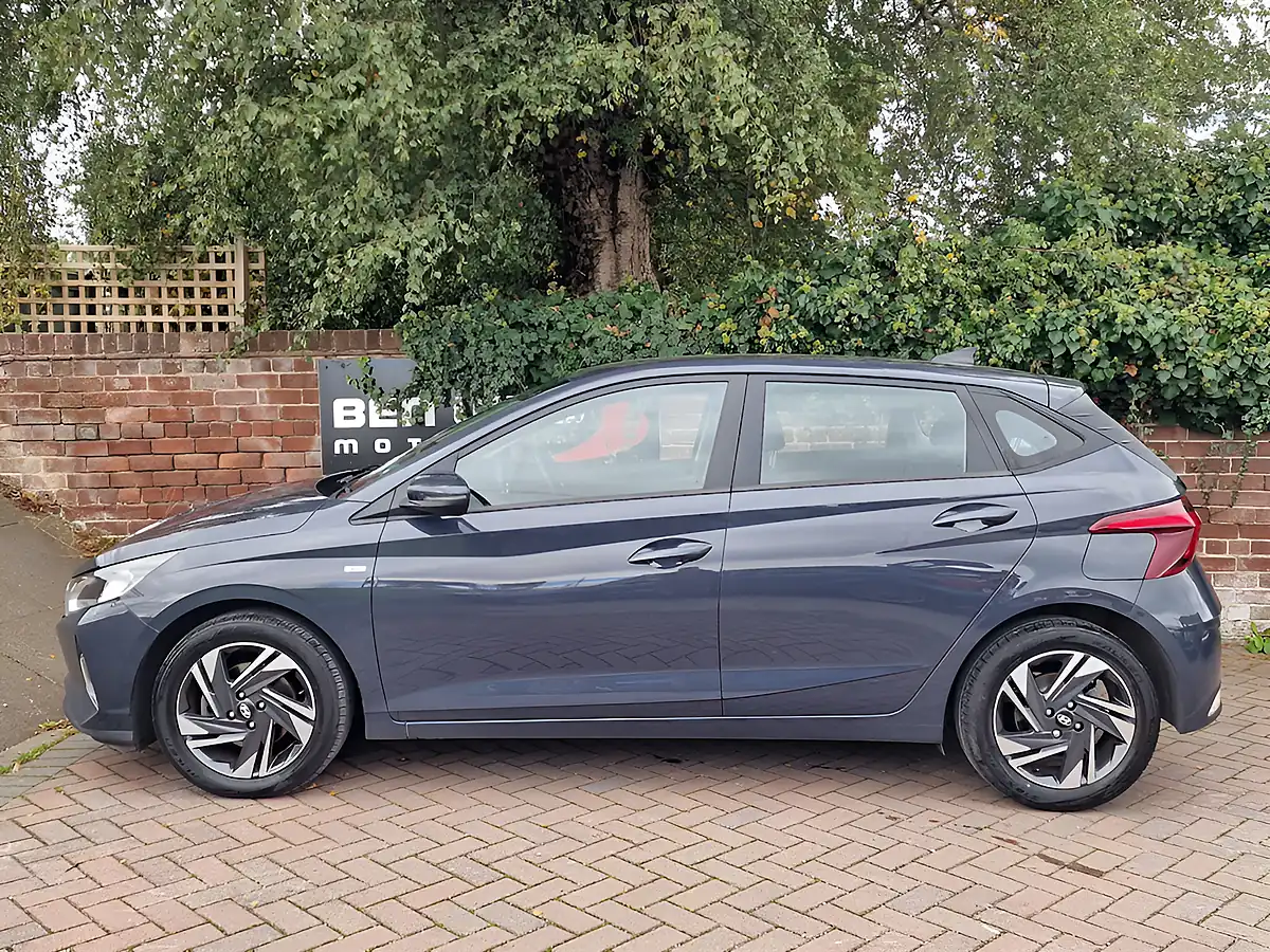 Used 2022 Hyundai i20 Se Connect Aurora Grey - Interior and Exterior details 2