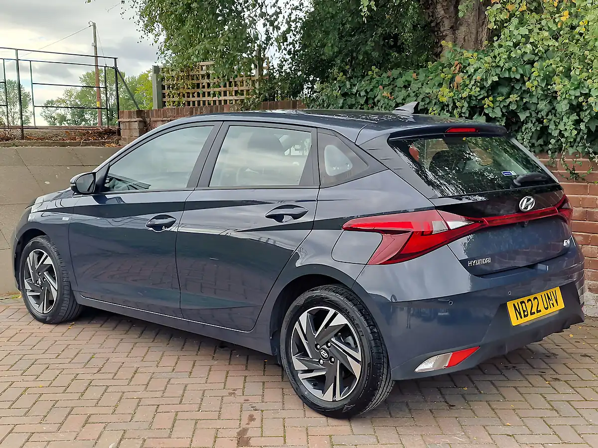 Used 2022 Hyundai i20 Se Connect Aurora Grey - Interior and Exterior details 3